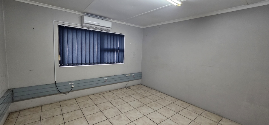 To Let Commercial Property for Rent in Beacon Bay North Eastern Cape
